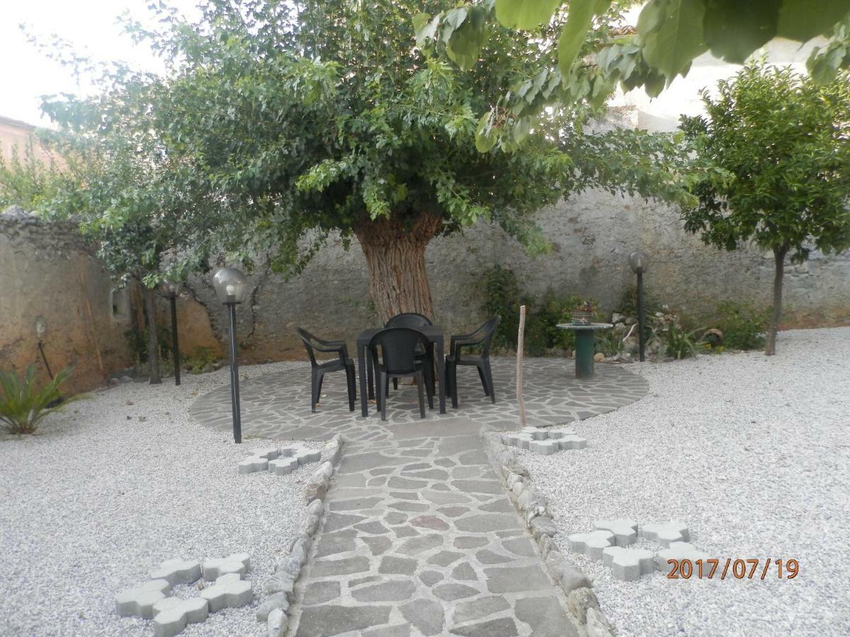 B&B Palazzo L'Occaso Castrovillari Buitenkant foto